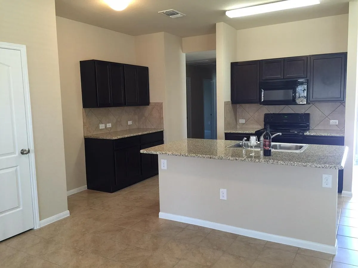 601 Pinnacle Drive — Photo 4