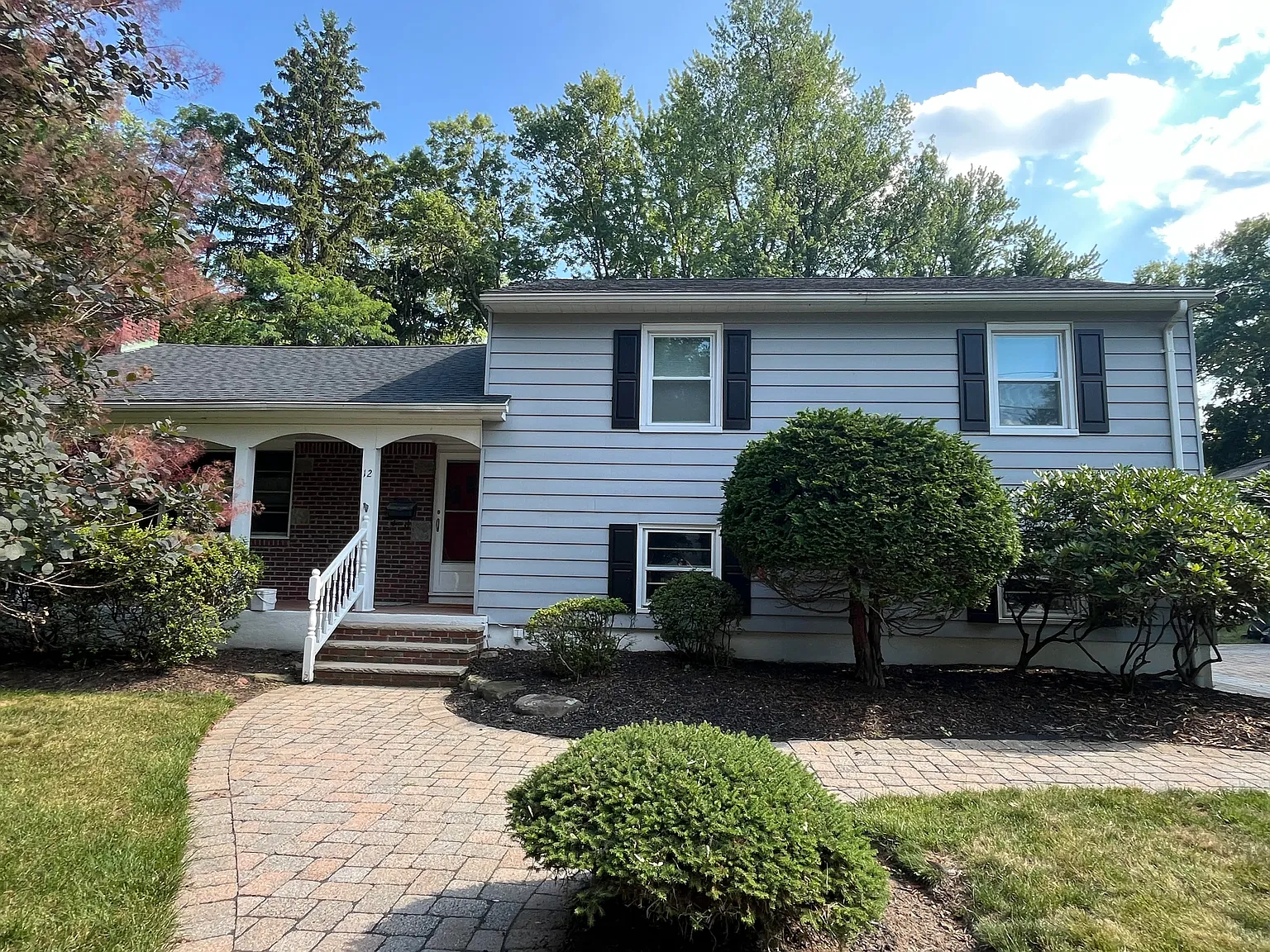 3 bed, 1547 sqft, $4,700 — Photo 1