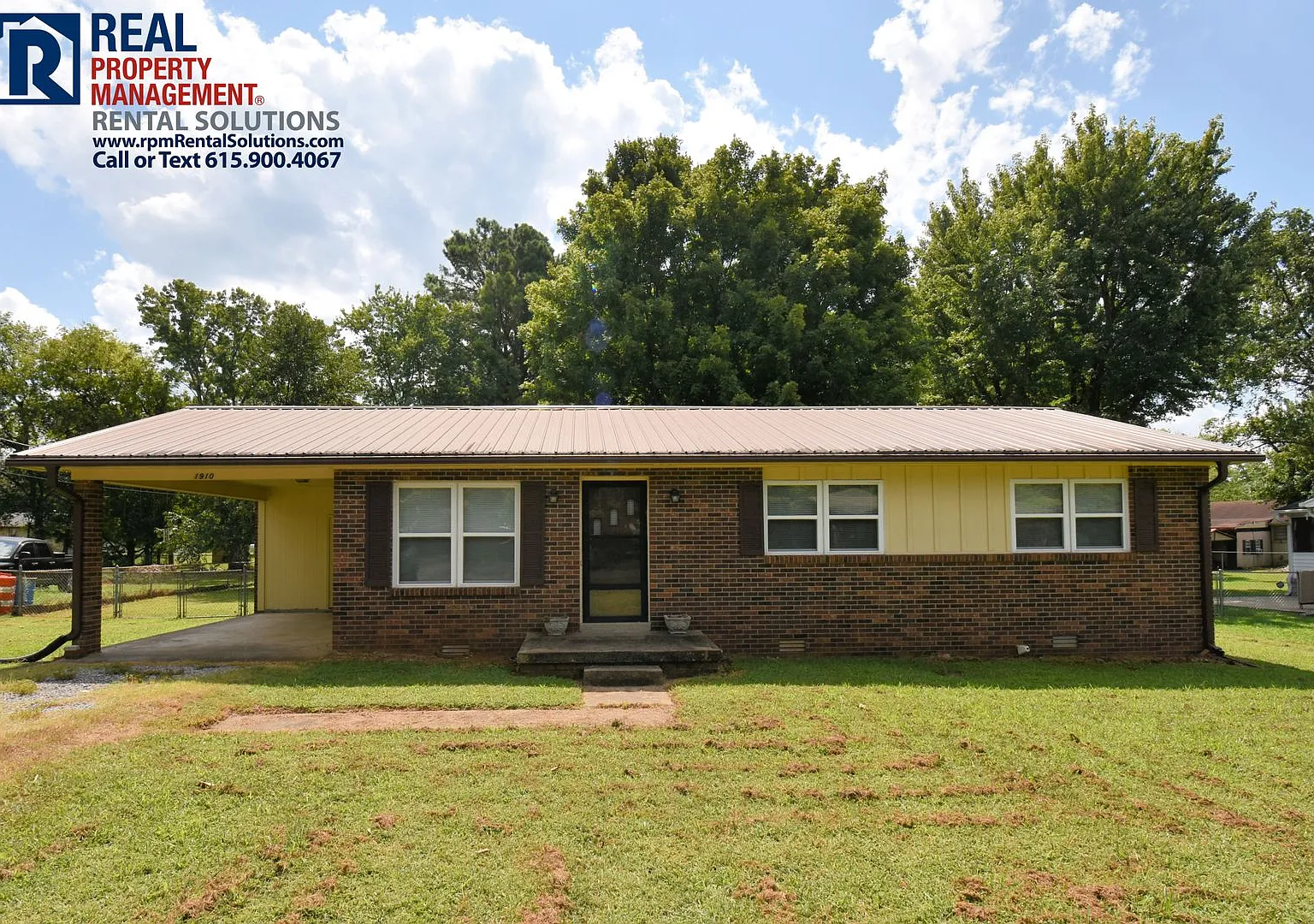 Adorable 3 bd brick home with storage shed! — Photo 3