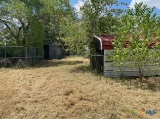 811 Dunn St, Cuero, TX 77954