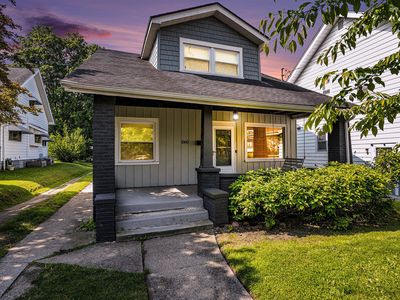 1060 Walker Ave NW, Grand Rapids, MI, 49504
