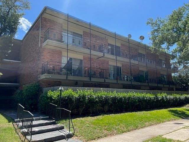 1st image of 310 Jewel St #202