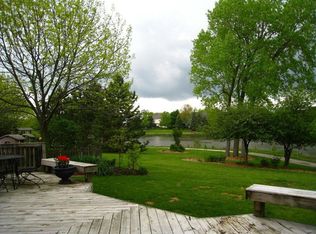 919 Chesapeake Blvd, Grayslake, IL 60030