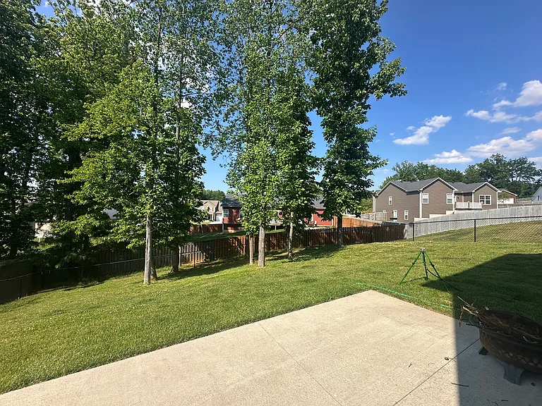 105 Dupree Ct — Photo 2