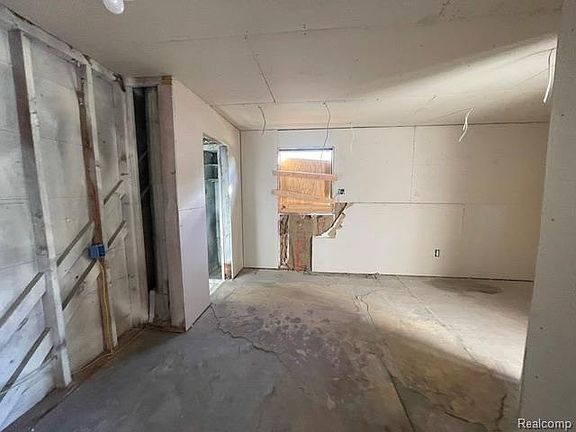 5th image of 7550 Rutland St