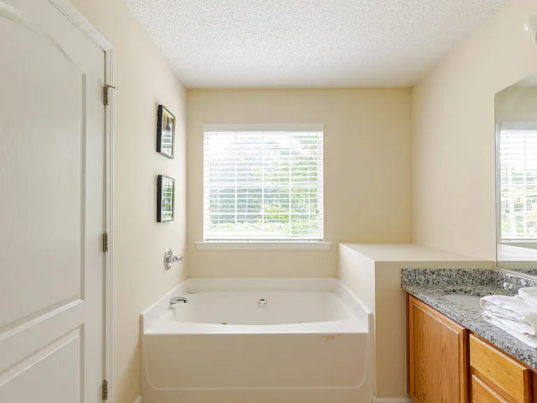 Imperial Cir SW — Photo 16