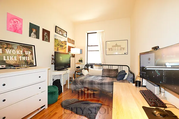 Rented by City Stop Realty | media 3