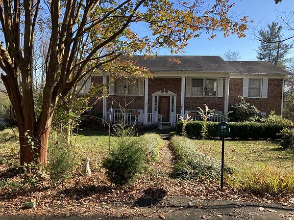 2nd image of 801 Beechwood Dr