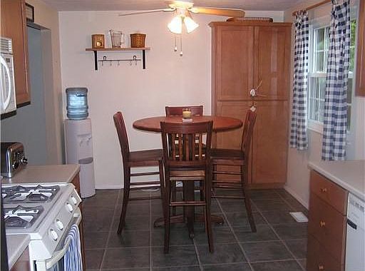 5th image of 128 Cannon Dr