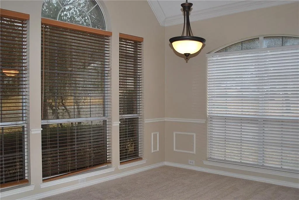 Fantastic 4-2-2 in Highland Village Green Belt! — Photo 4