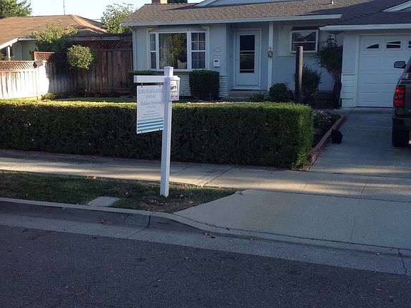 3rd image of 1576 Adrien Dr