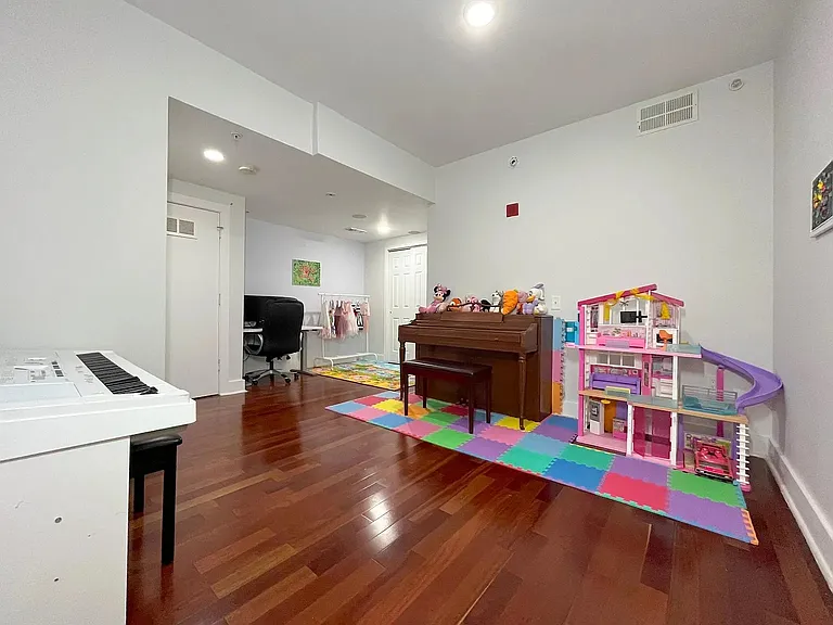 159 2nd St #702 — Photo 20