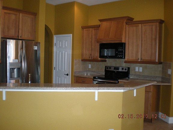 3rd image of 2400 Azzurra Ln