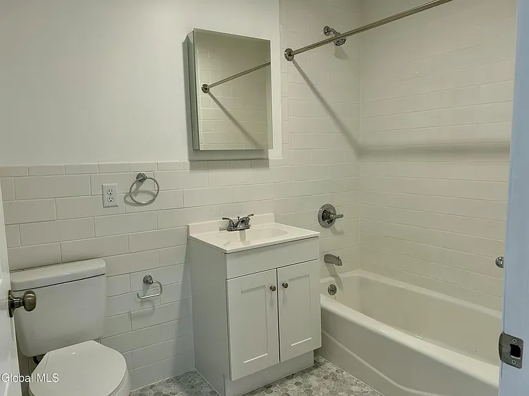 155 River St #5B — Photo 3