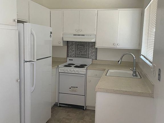 2nd image of 161 Oak Ave APT 3