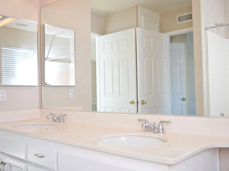 2413 N Summit Circle Gln — Photo 21