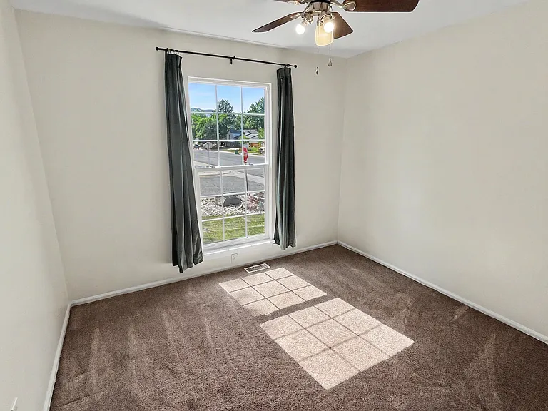 3814 S Moore St — Photo 7