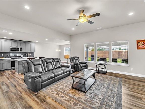 4th image of 8213 Coldwater Dr