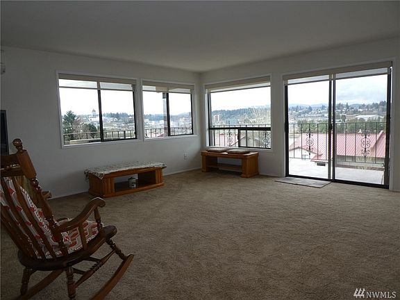 3rd image of 908 E Bay Dr NE #E-201