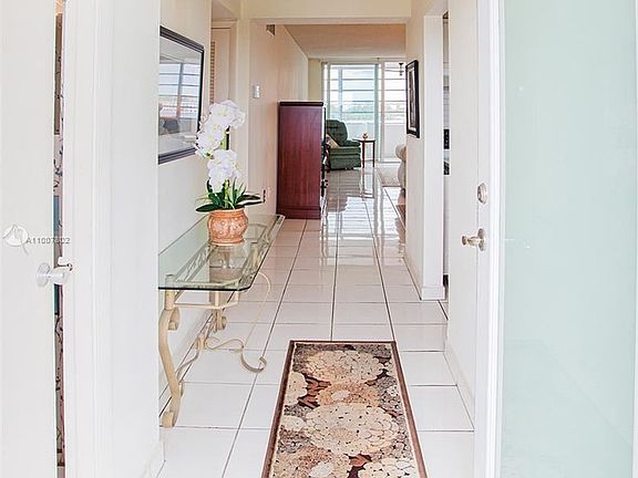 3rd image of 1075 Miami Gardens Dr #704