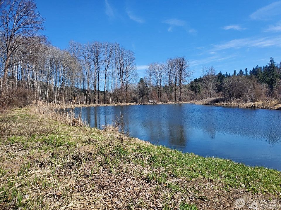 2nd image of 400 Three Lakes Road