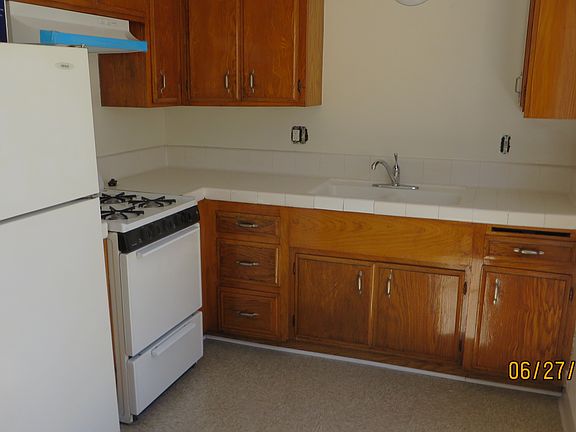 Kitchen w/New Gas Stove