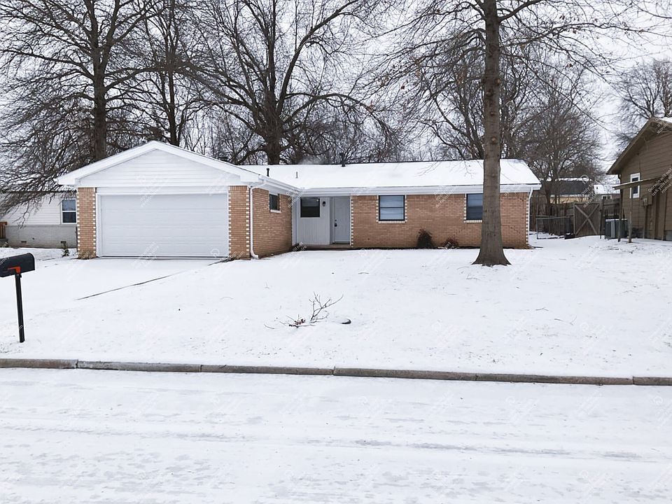 1st image of 516 W Urbana St