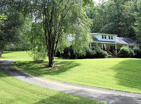 3rd image of 1765 Cool Springs Pl