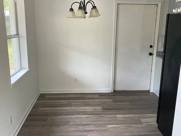 3679 Mimosa Dr — Photo 9