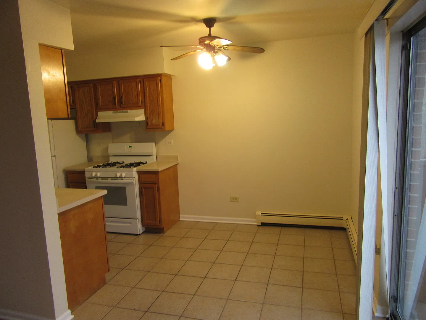 2 bed, 1000 sqft, $1,650 — Photo 3