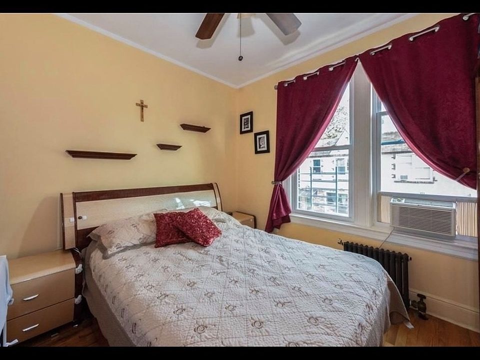 2nd image of 11 Corso Ct #2
