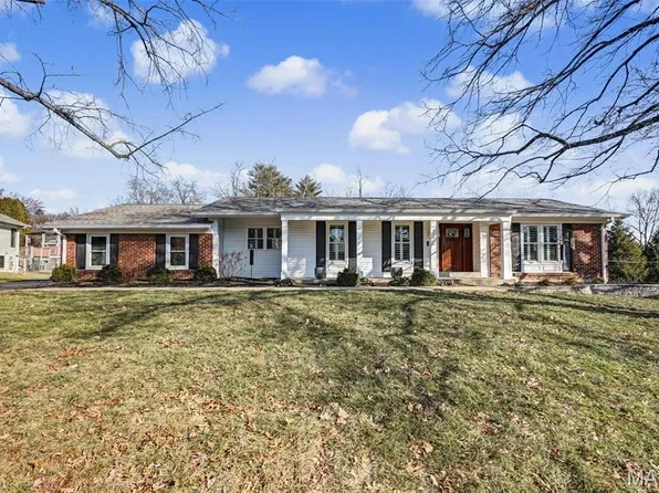 114 Trailswest Dr, Chesterfield, MO 63017