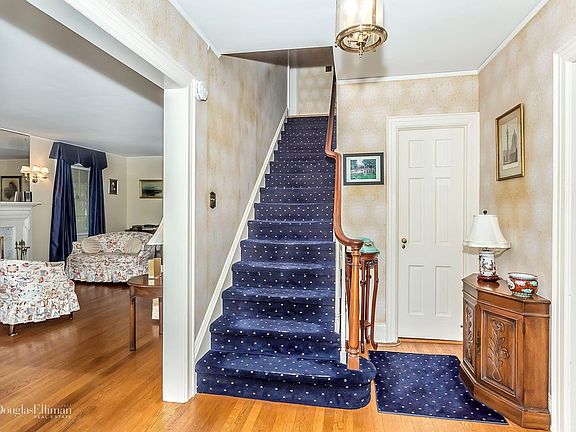 4th image of 21 Cedar Pl
