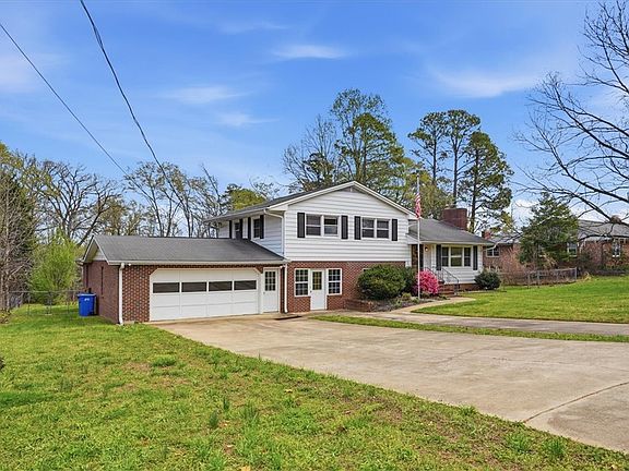 3rd image of 11 Spring Valley Rd