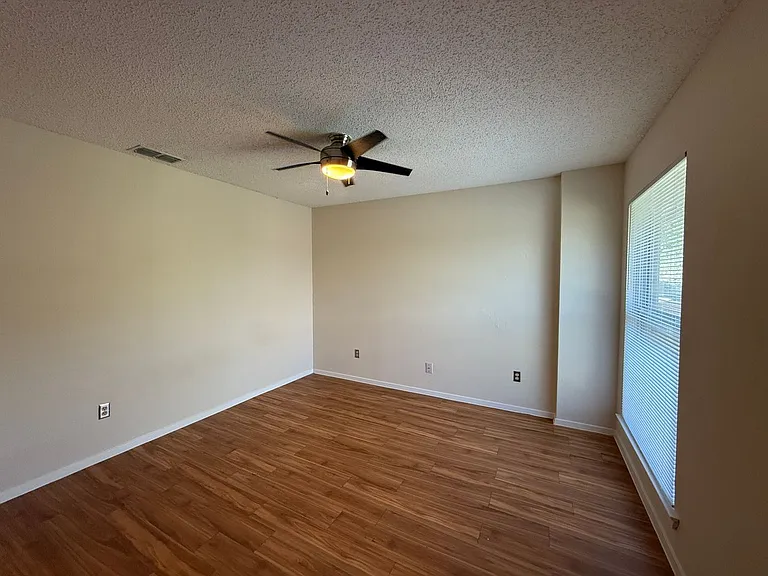 4520 Depew Ave — Photo 17