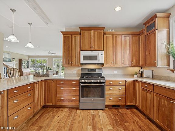 5th image of 34017 N Prospect Dr