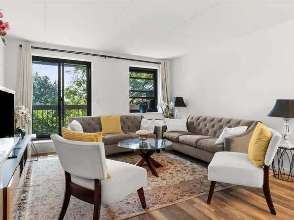 1376 Midland Avenue #404, Bronxville, NY 10708