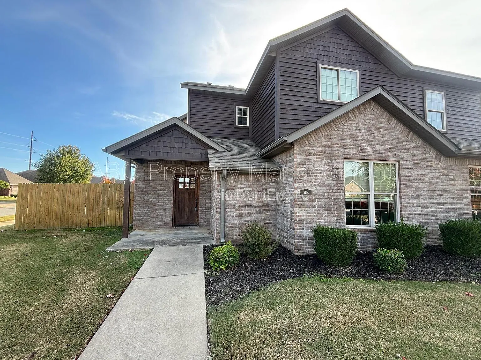 4 bed, 2.5 bath, 1966 sqft, $2,025 — Photo 1