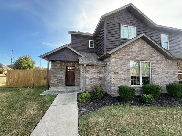 3101 SW Warberry Ave, Bentonville, AR 72713