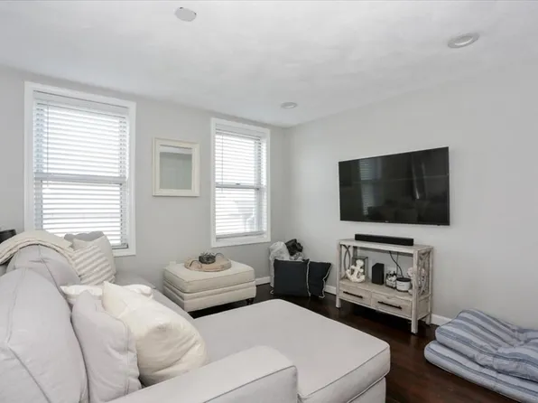 50 Trident Ave #3, Winthrop, MA 02152