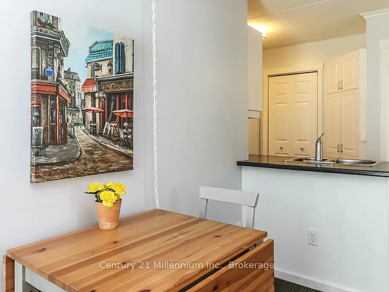 15 Dawson Dr #6 — Photo 6