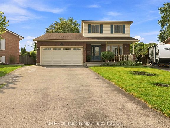 3rd image of 26 Oldewood Cres