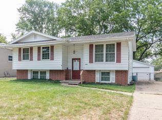 3200 E 41st Ct, Des Moines, IA 50317