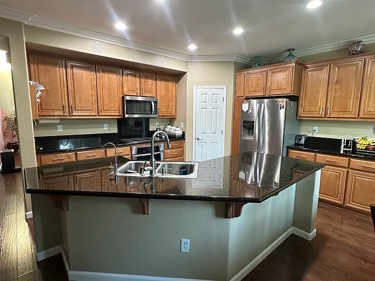 1159 Laureto St — Photo 2