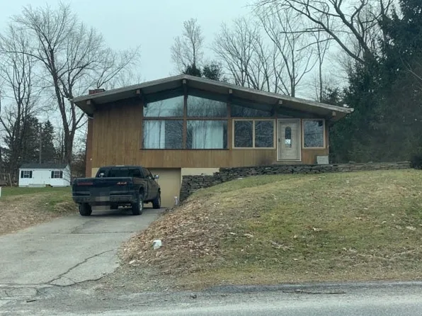 613 W Grove St, Clarks Summit, PA 18411