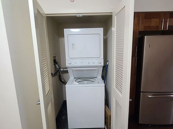 4th image of 6 City Pl APT 121