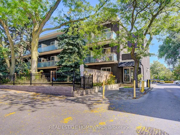 123 Woodbine Ave Unit 322, Toronto, ON M4L 3V8