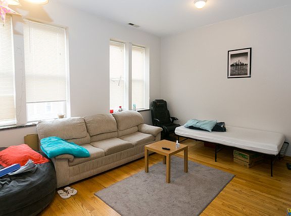 4th image of 2138 W Chicago Ave APT 3f
