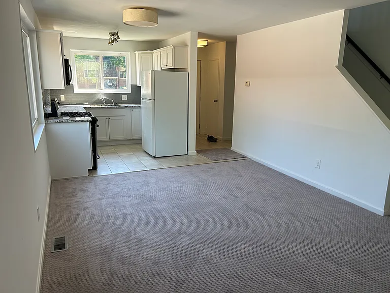 716 Audrey Ln — Photo 5