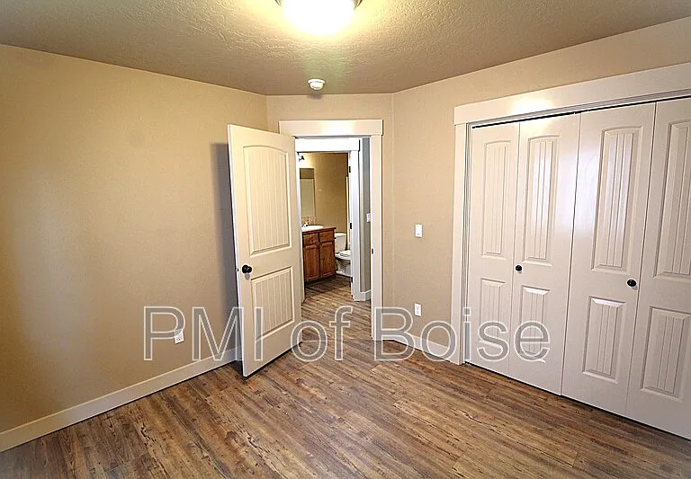 9699 W Montebello Dr — Photo 11
